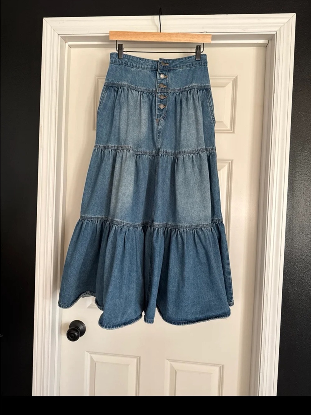 Veveret Ready to Ship Tiered Denim Maxi Skirt size Small - Picture 7 of 12